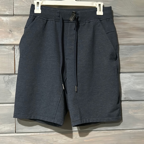 ♥️ Men’s size small Lululemon shorts inseam 7” - Picture 3 of 4